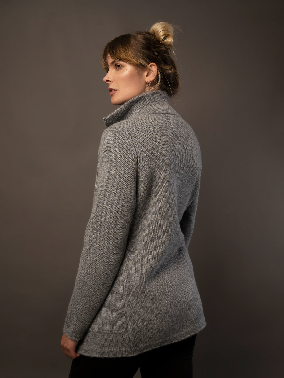 Ladies Cashmere Duffle Coat in Dark Grey. 100% cashmere handmade under the Royal Warrant in the UK. This is Cashmere at it&#39;s finest. 