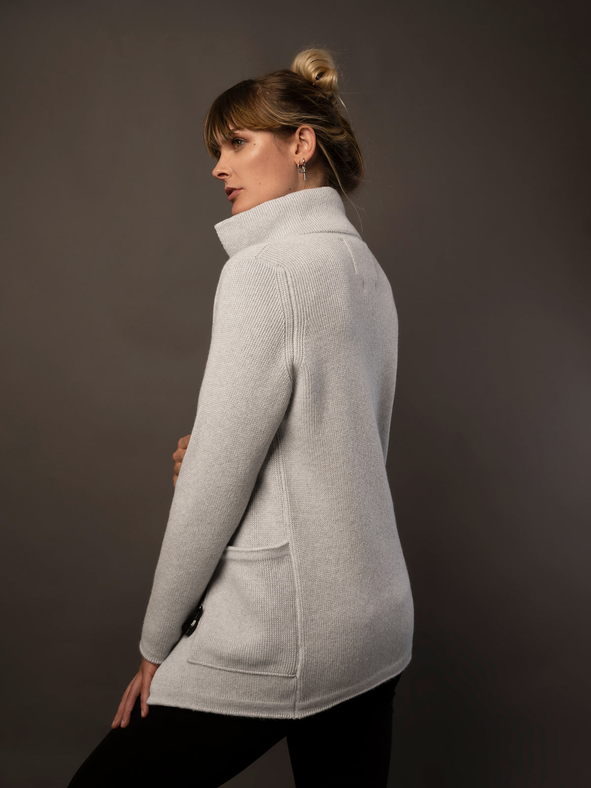Ladies Cashmere Duffle Coat in Light Grey. 100% cashmere handmade under the Royal Warrant in the UK. This is Cashmere at it&#39;s finest. 