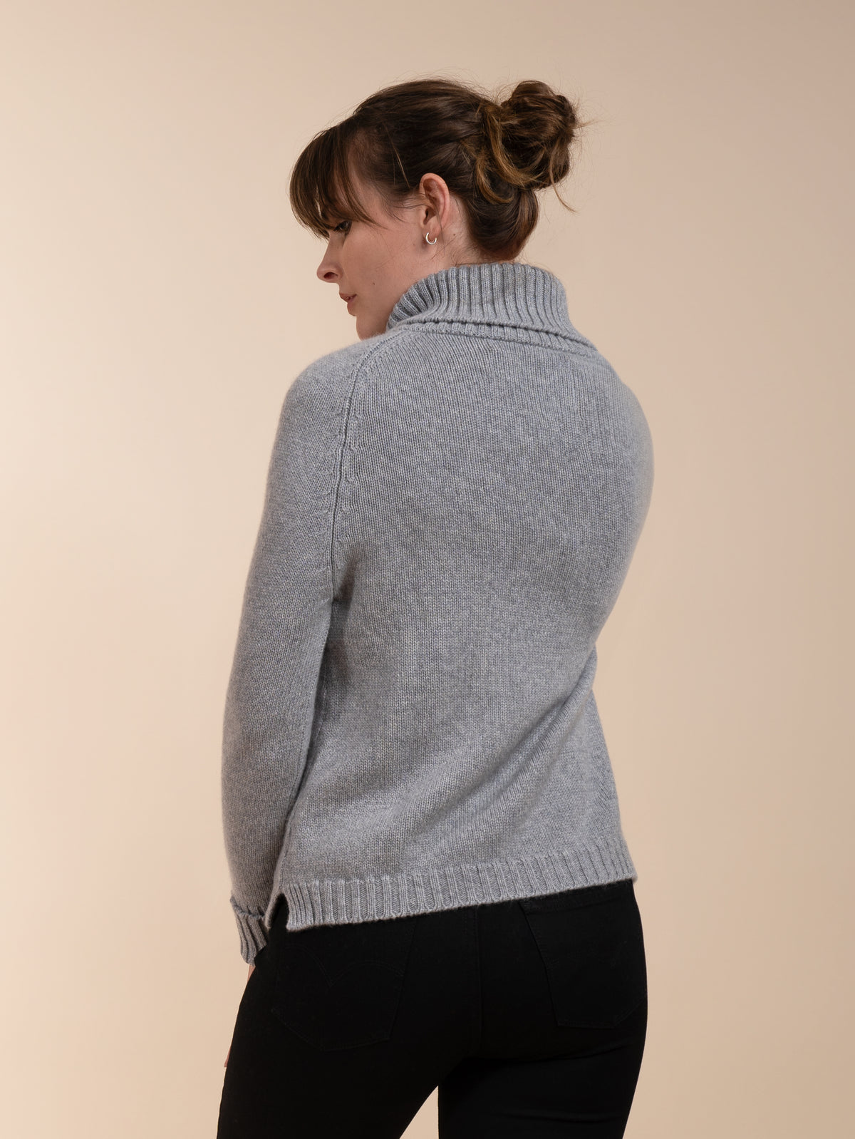 THE ROLL NECK&lt;br&gt;GREY