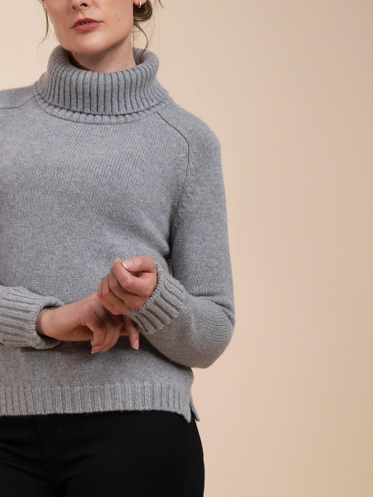 THE ROLL NECK&lt;br&gt;GREY