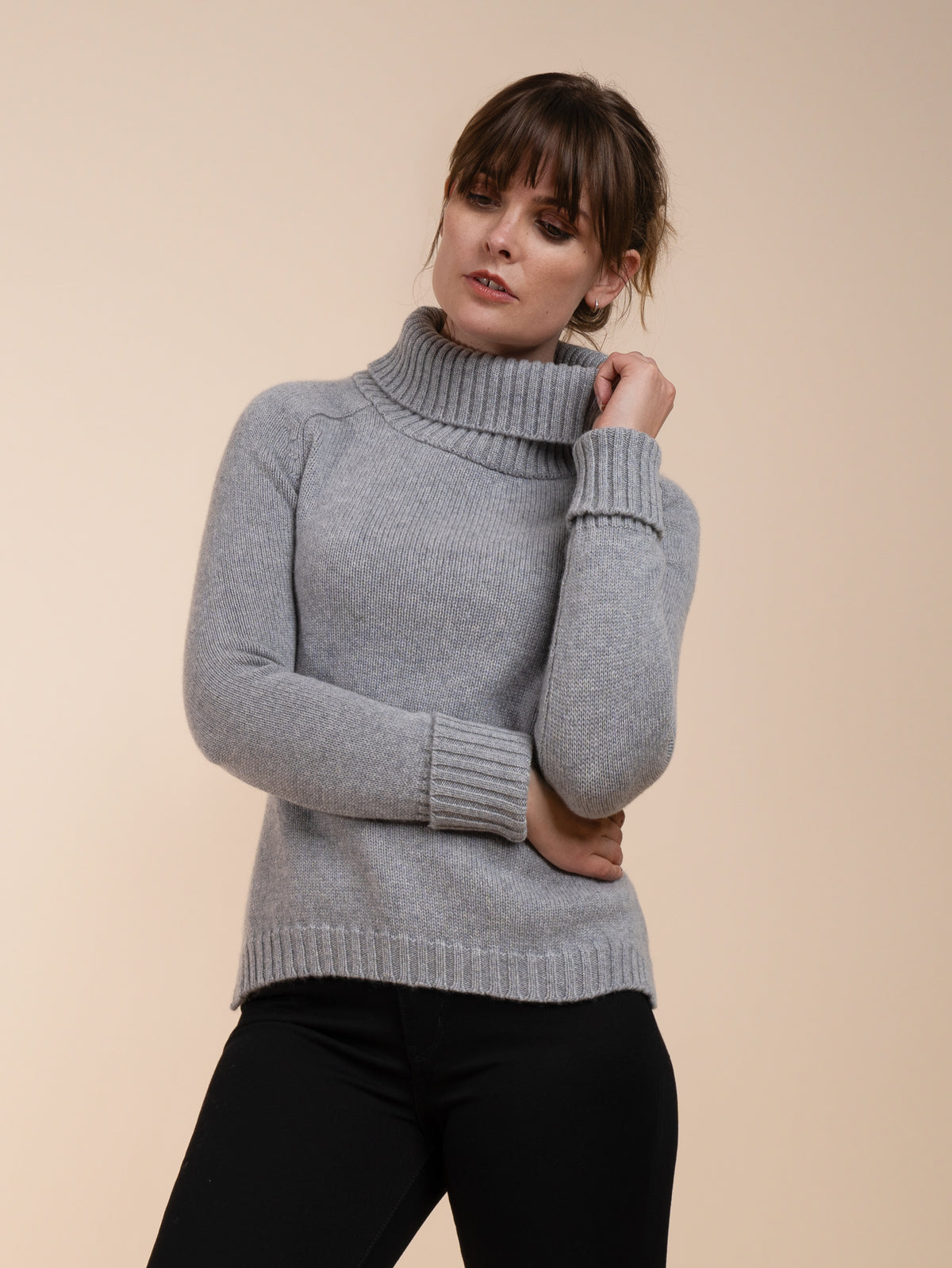 THE ROLL NECK&lt;br&gt;GREY