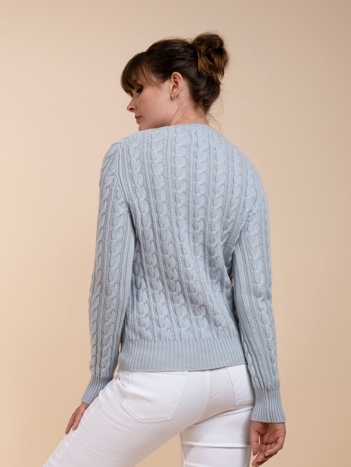 THE CABLEKNIT CREW&lt;br&gt;SOFT BLUE