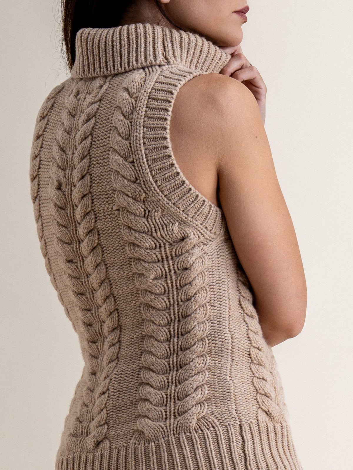 CABLE VEST&lt;br&gt;SANDSTORM