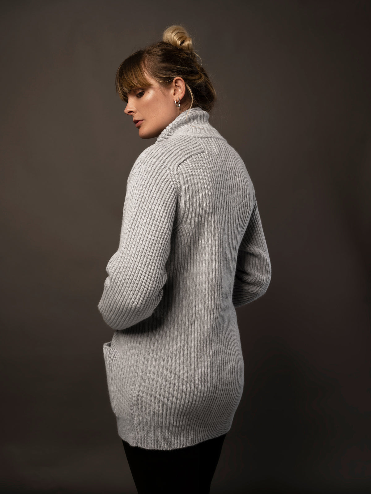 Ladies Cashmere Shawl Cardigan in Light Grey. 100% cashmere handmade under the Royal Warrant in the UK. This is Cashmere at it&#39;s finest. 