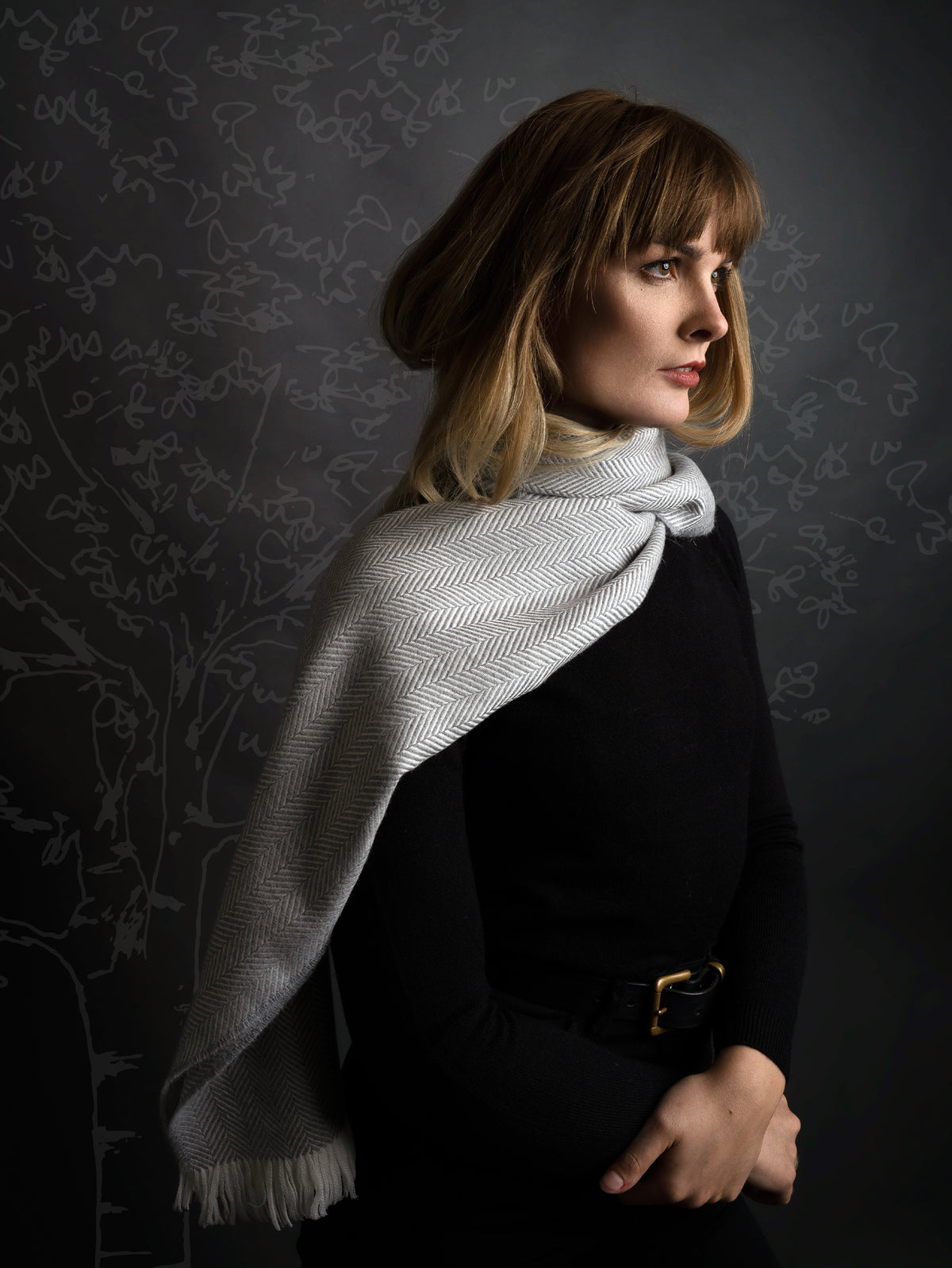 HERRINGBONE SCARF &lt;BR&gt; SILVER GREY
