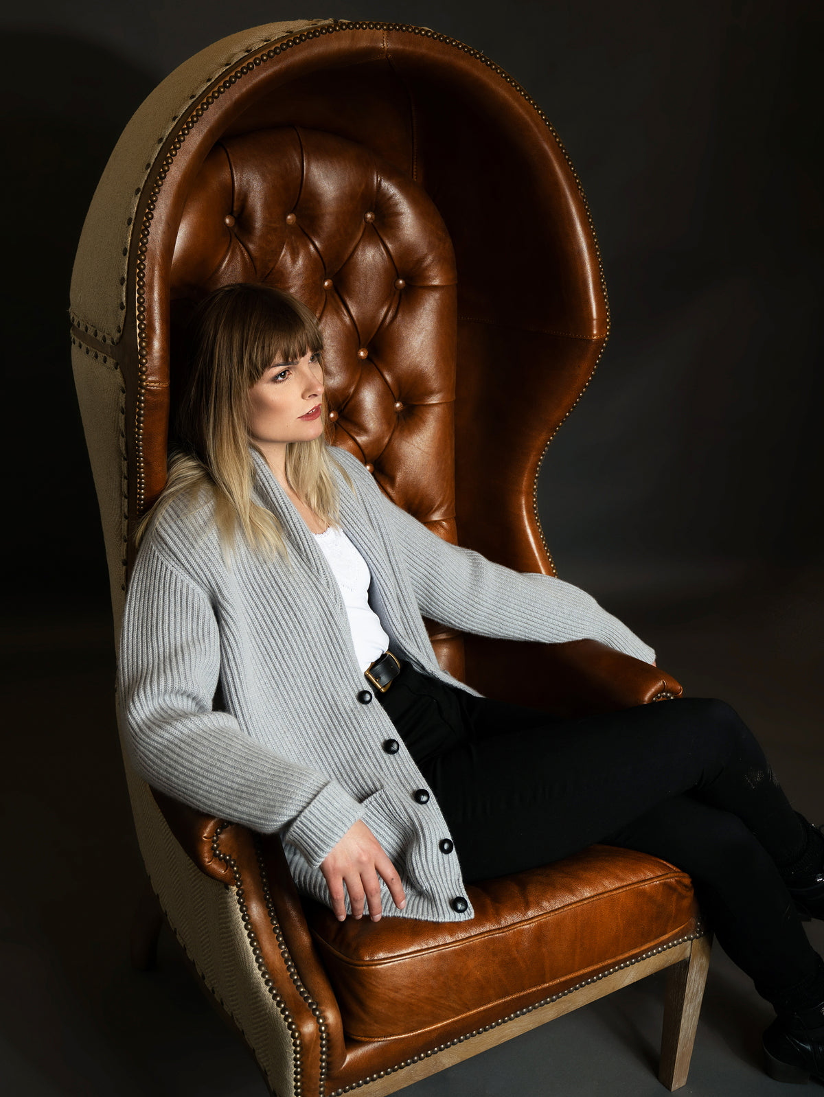 Ladies Cashmere Shawl Cardigan in Light Grey. 100% cashmere handmade under the Royal Warrant in the UK. This is Cashmere at it&#39;s finest. 